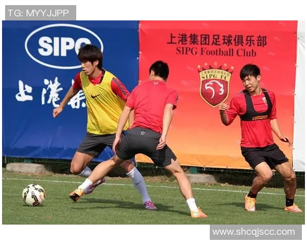 赛后分析：上海足球队与武汉足球队在比赛中的战术意识与表现对比