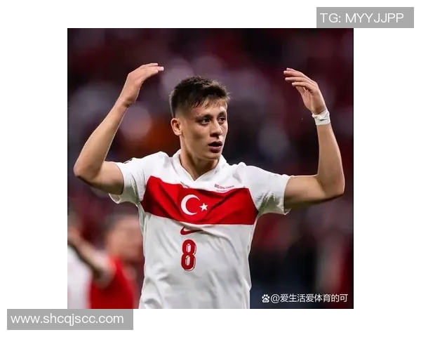 土耳其足球明星哈坎的辉煌历程与未来展望分析